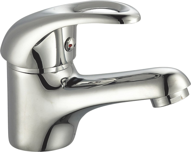 KITCHEN FAUCET